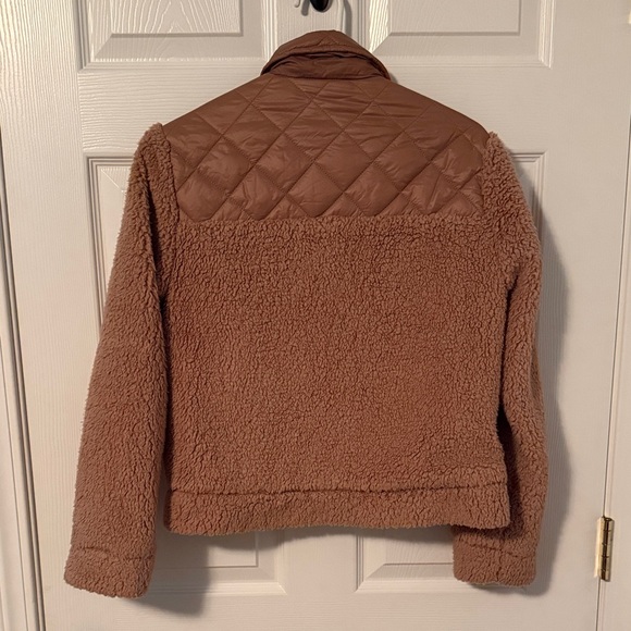 532 Tahari Quilted Teddy Faux Fur Jacket Tan Brown Small - Picture 6 of 6